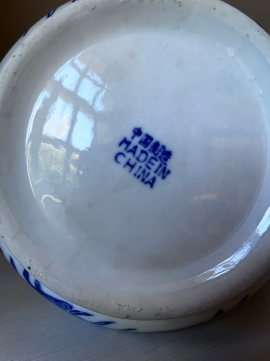 Vintage Chinese Blue & White Chinoiserie Vase