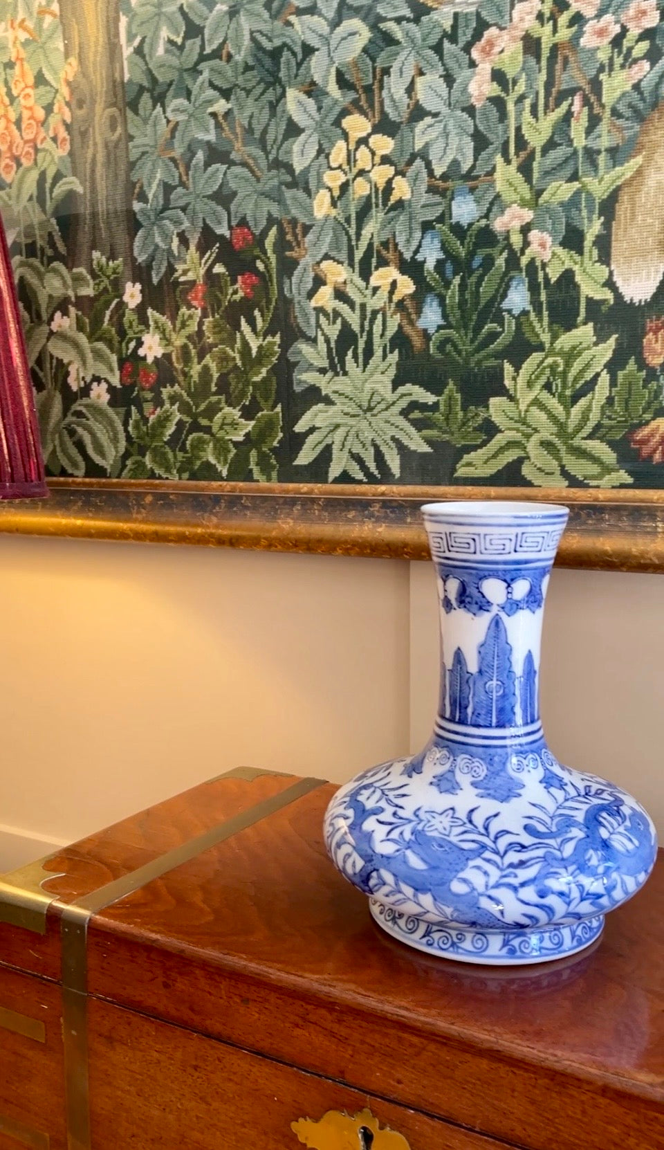 Vintage Chinese Blue & White Chinoiserie Vase