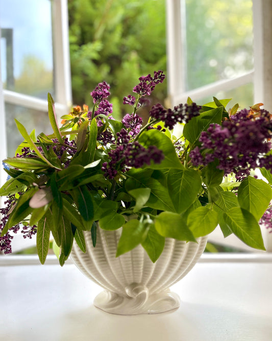 Vintage Shell Design Mantle Flower Vase