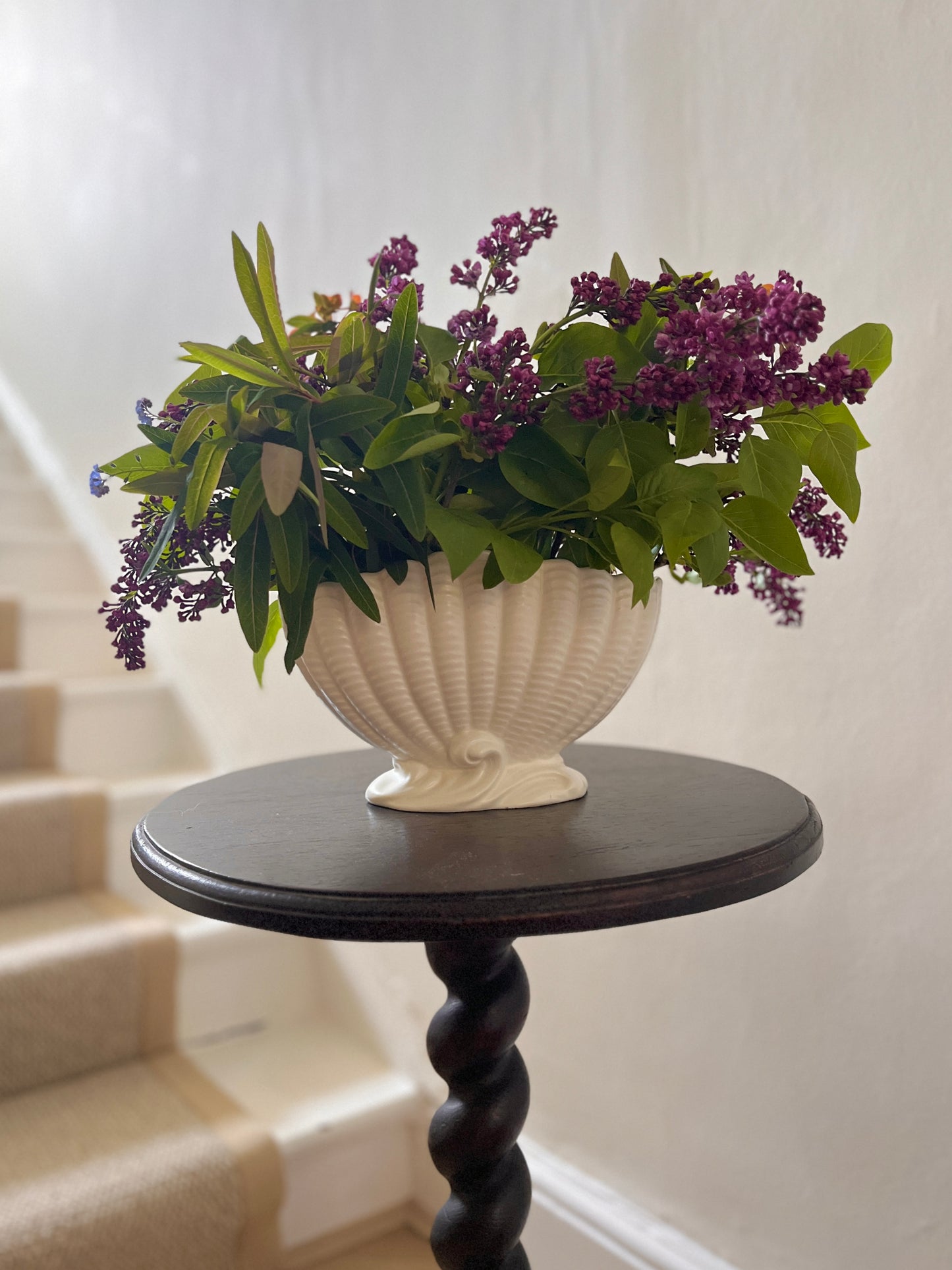 Vintage Shell Design Mantle Flower Vase