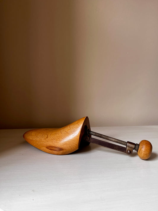 Vintage Wooden Shoe Stretcher – Early 20th Century Cobbler’s Tool