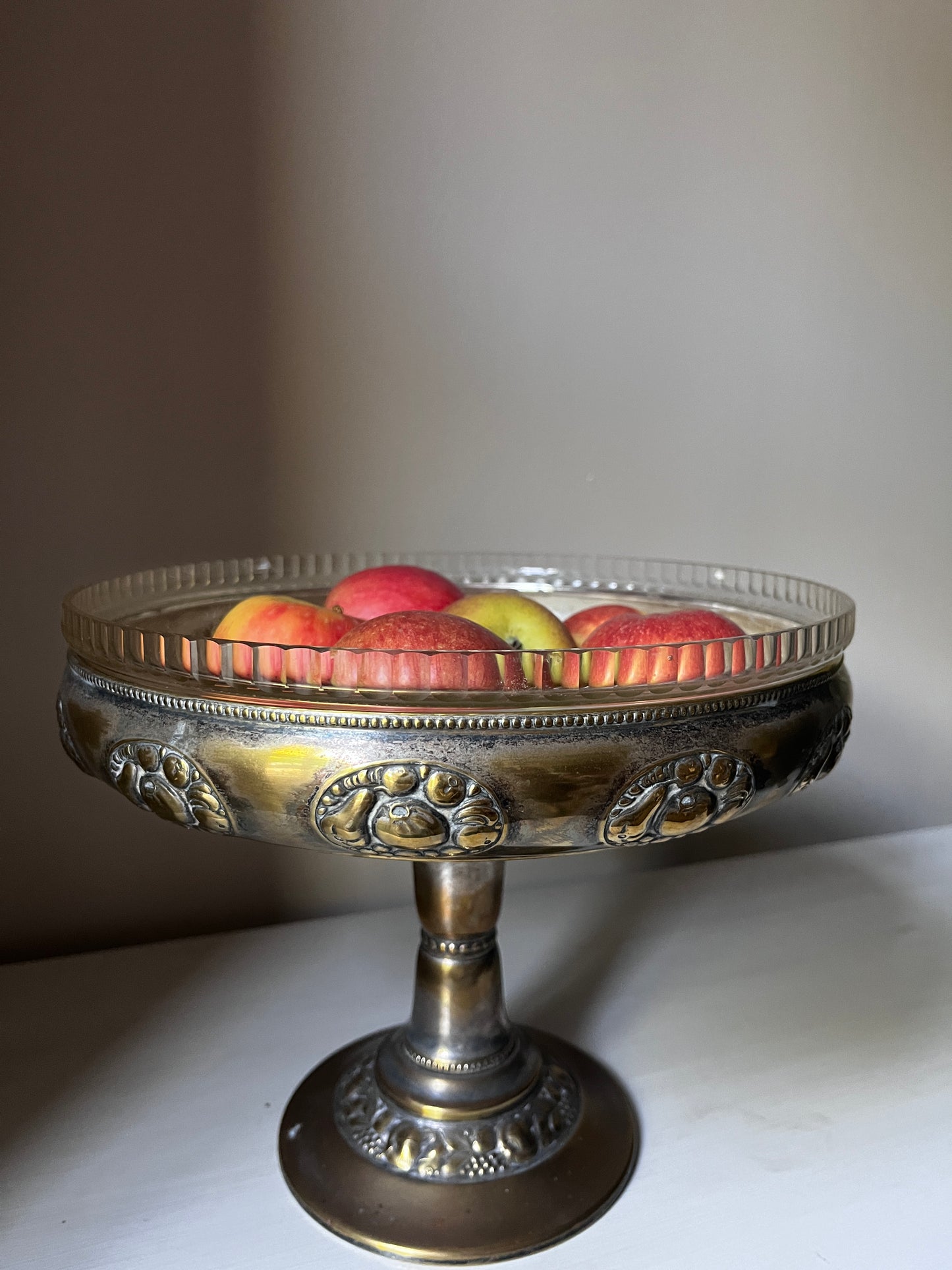 Early 20th Century WMF Art Nouveau Silver-Plated Pedestal Fruit Bowl with Original Glass Liner