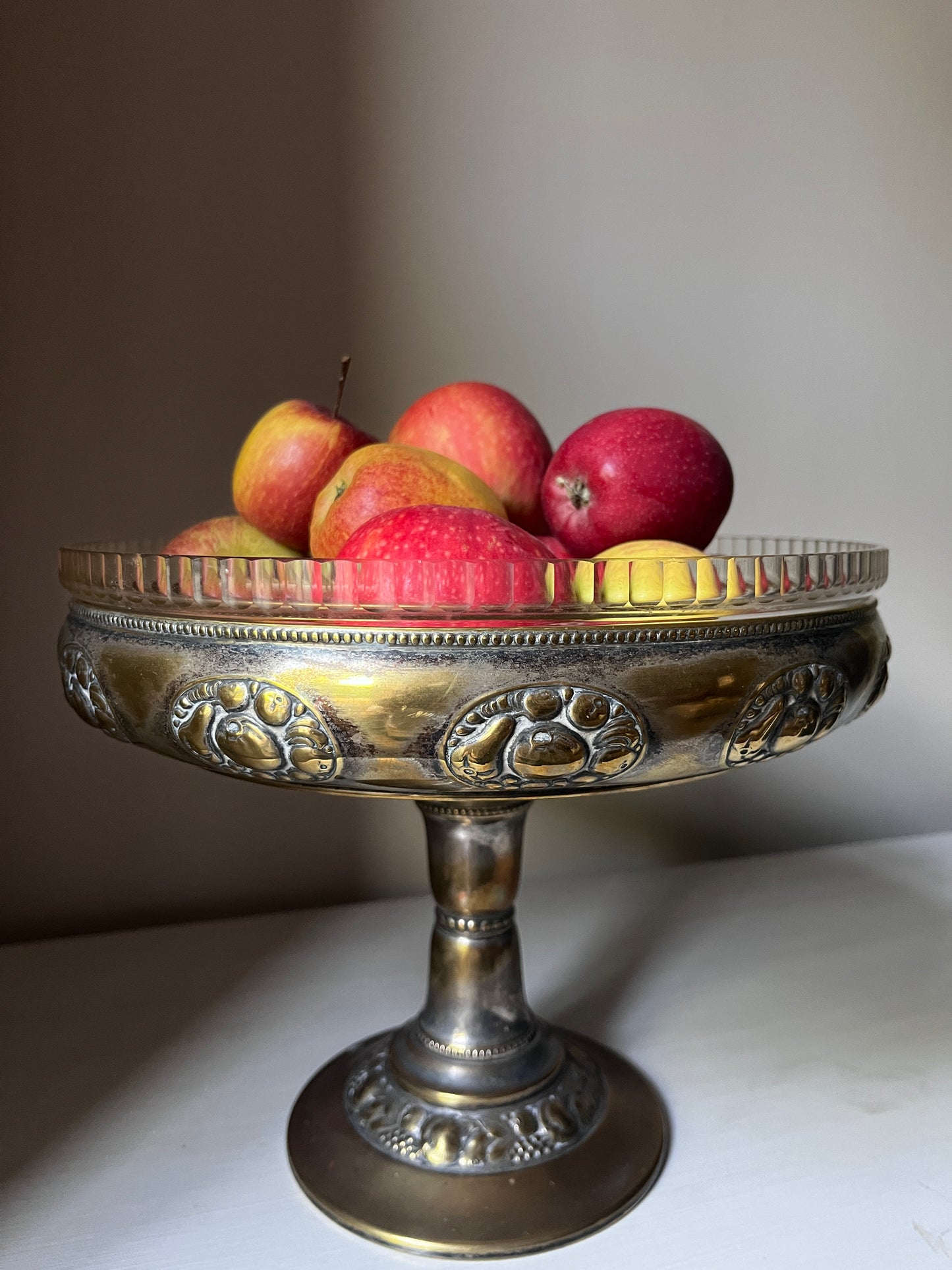 Early 20th Century WMF Art Nouveau Silver-Plated Pedestal Fruit Bowl with Original Glass Liner