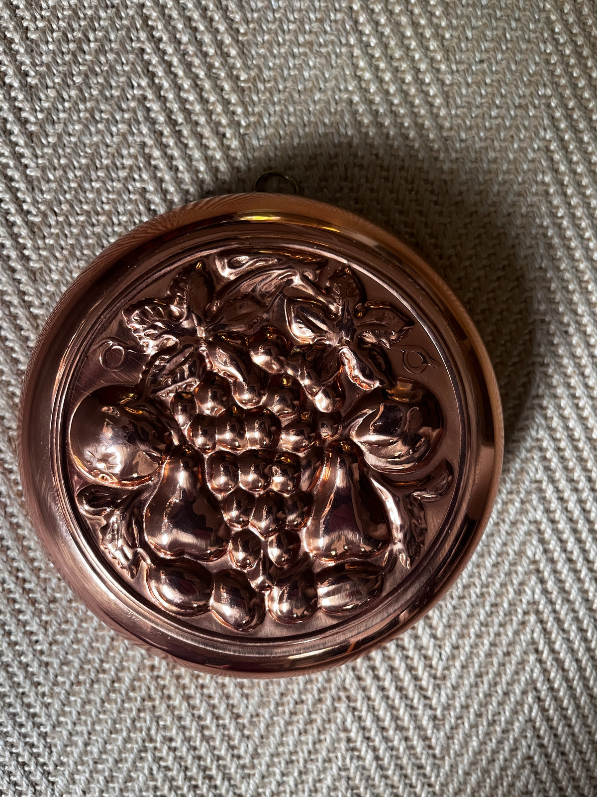 Vintage Tin-Lined Copper Jelly Mould with Repoussé Fruit Design – 17cm