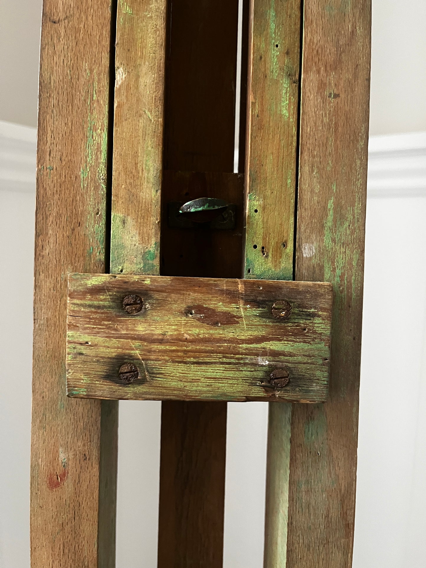 Antique Winsor & Newton Artist’s Studio Easel – Early 20th Century