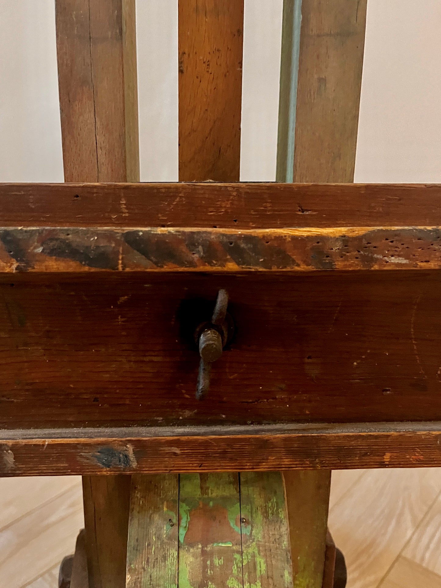 Antique Winsor & Newton Artist’s Studio Easel – Early 20th Century